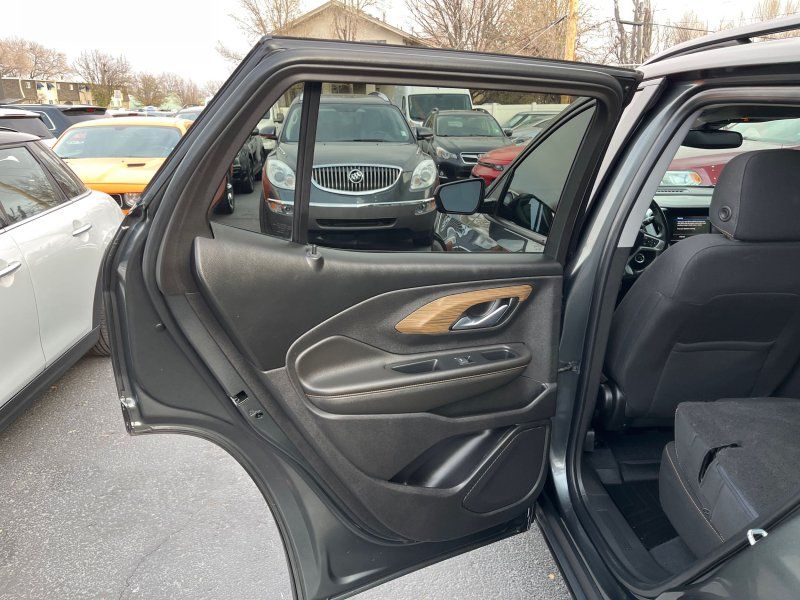 2021 Gmc Terrain SLE photo 3