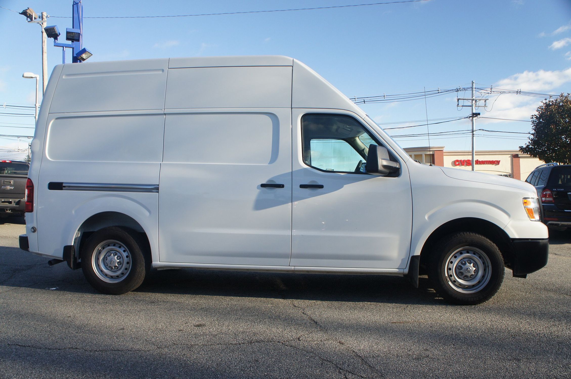 Nissan nv 2500