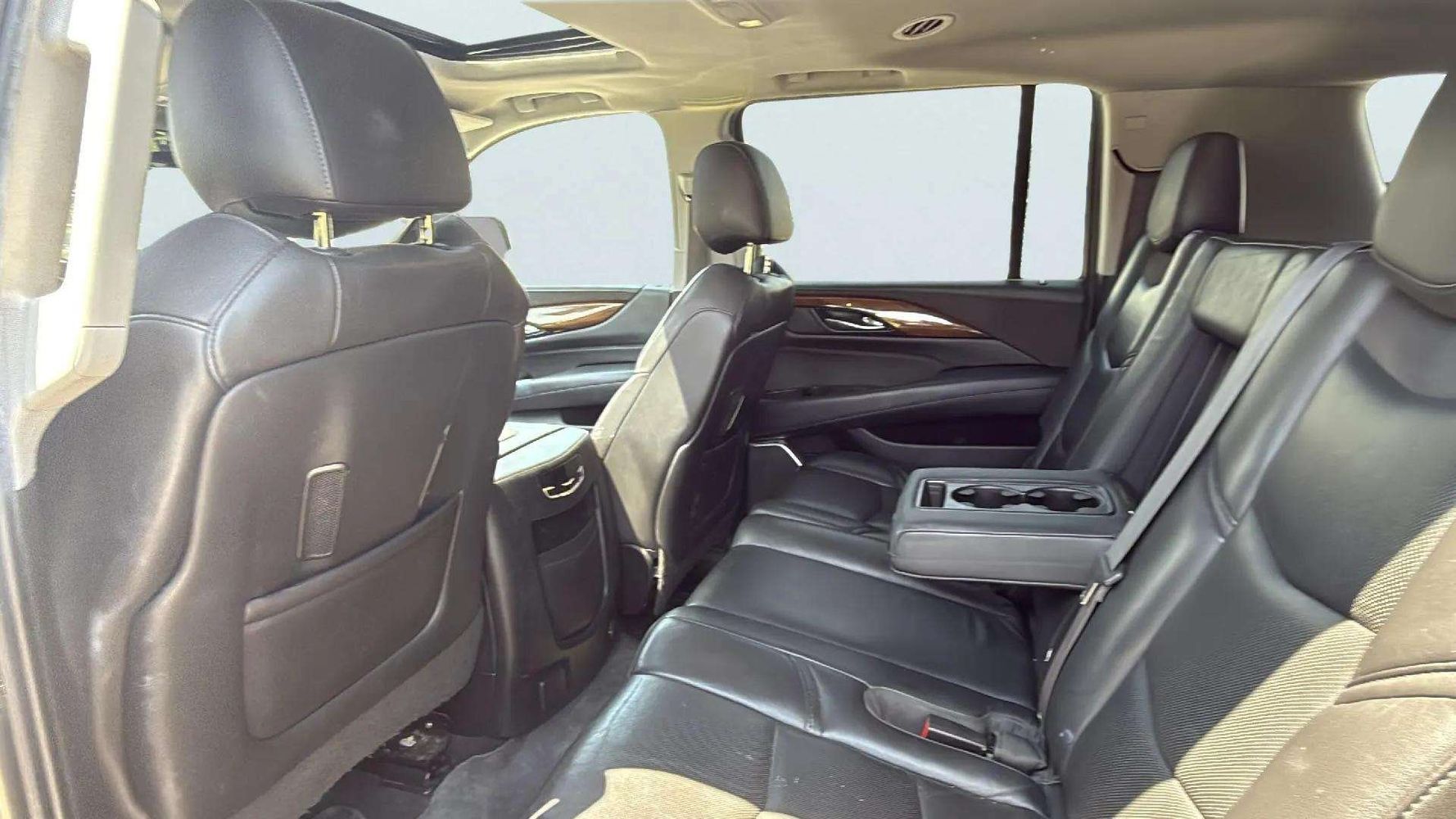 2017 Cadillac Escalade ESV Luxury photo 12