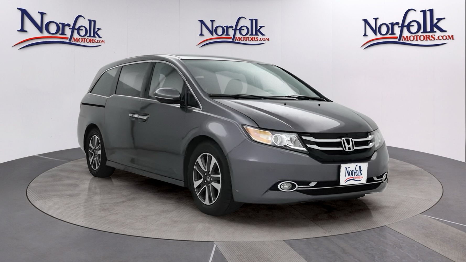 2016 Honda Odyssey Touring Elite photo 3