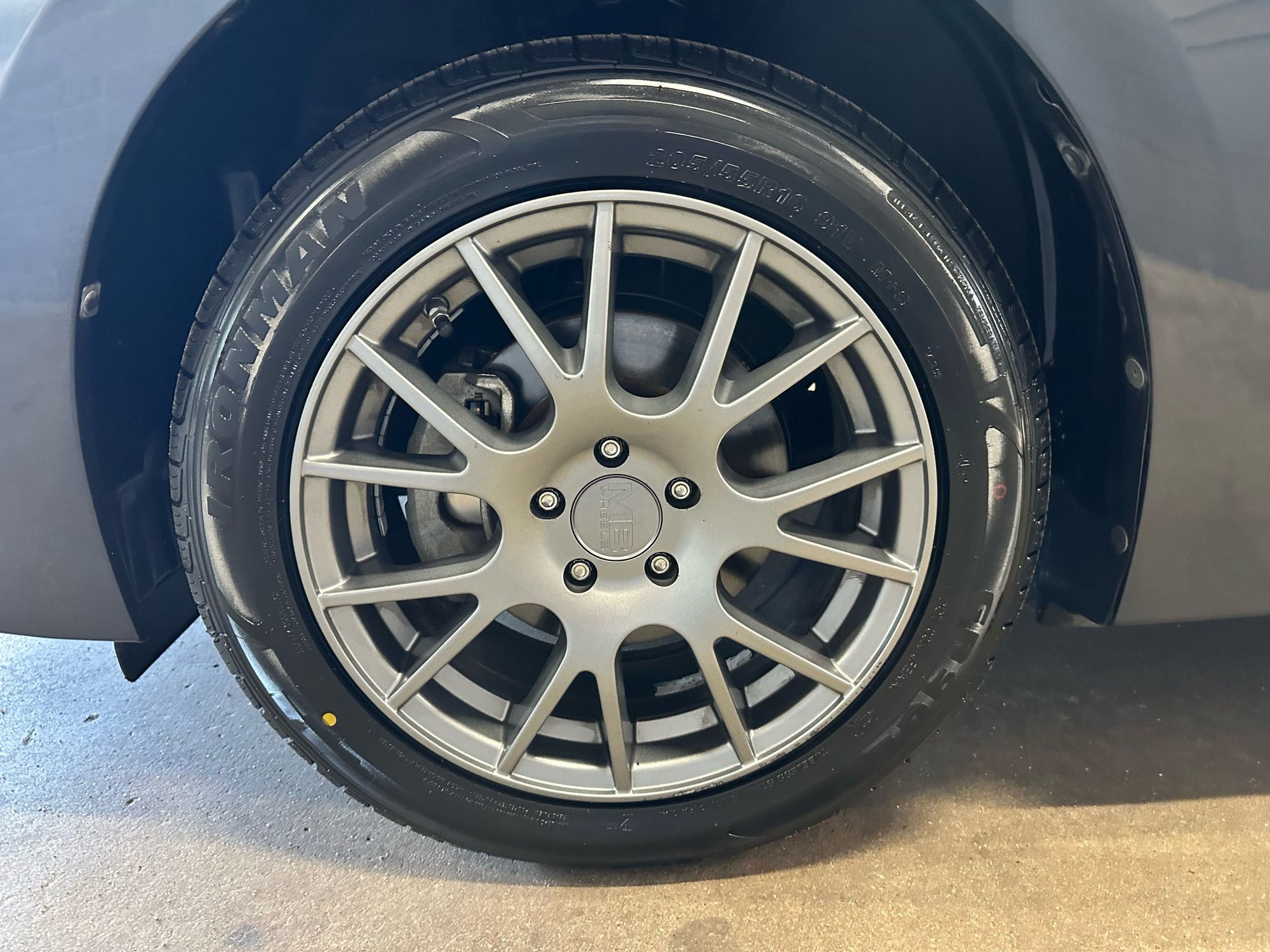 2018 Toyota Corolla LE photo 31