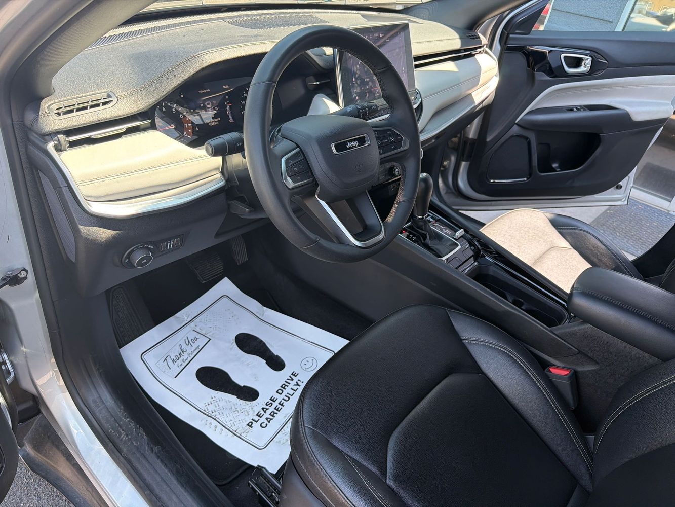 2025 Jeep Compass Limited - Photo 23