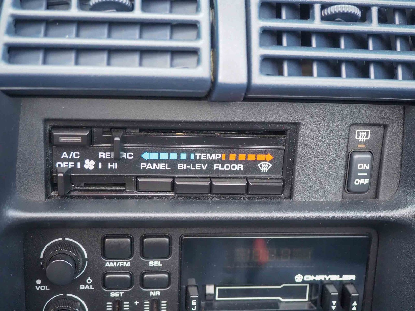 1990 Chrysler Le Baron 65