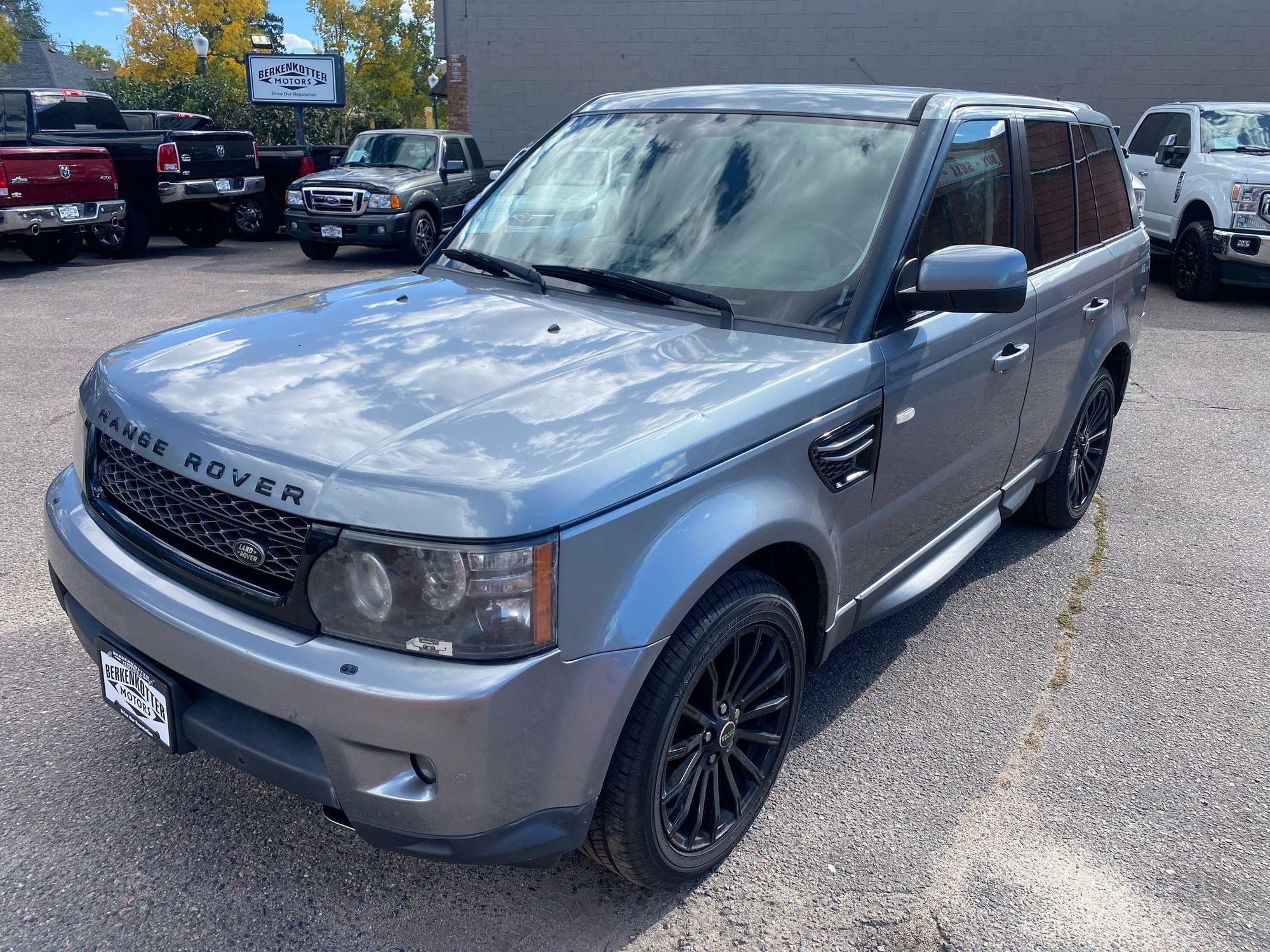 2013 Land Rover Range Rover Sport HSE photo 3
