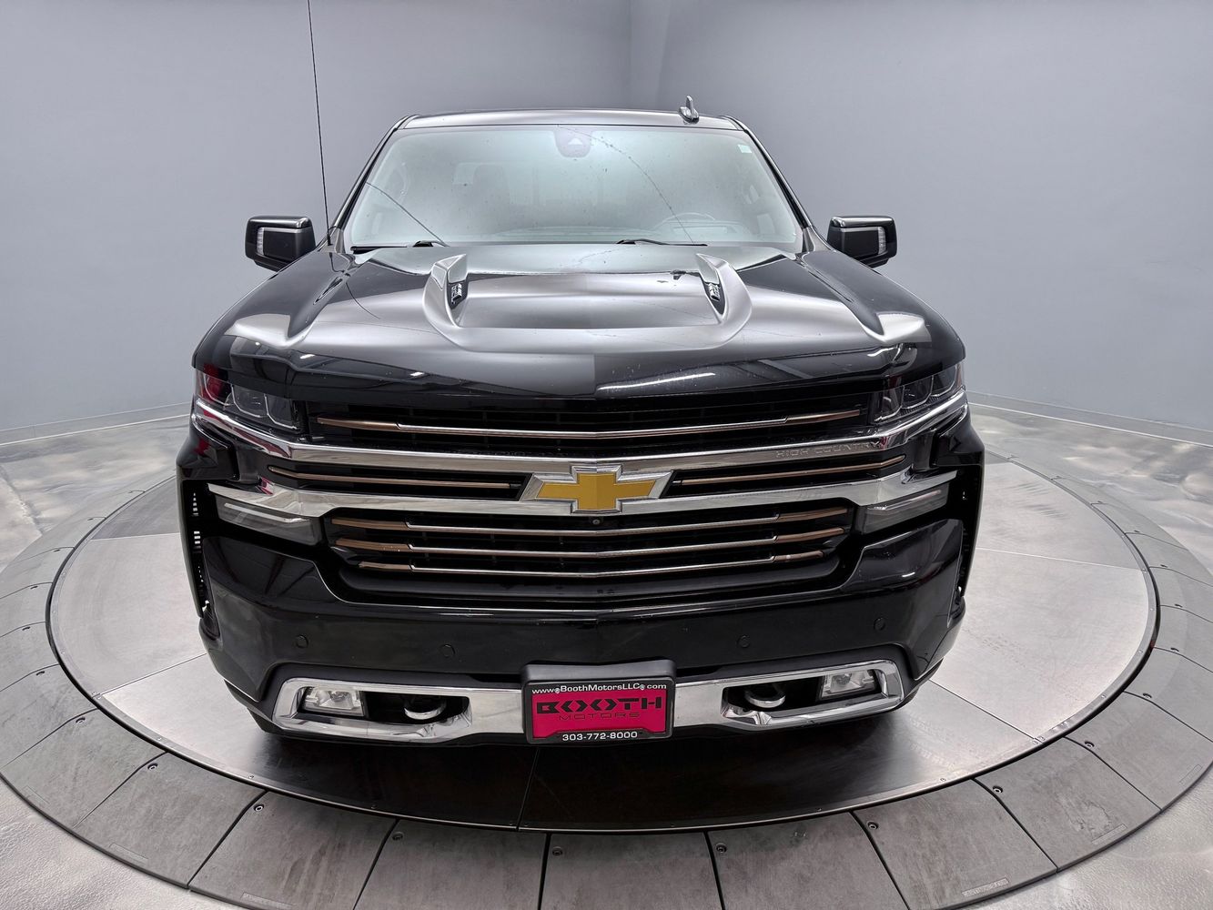 2019 Chevrolet Silverado 1500 High Country photo 2