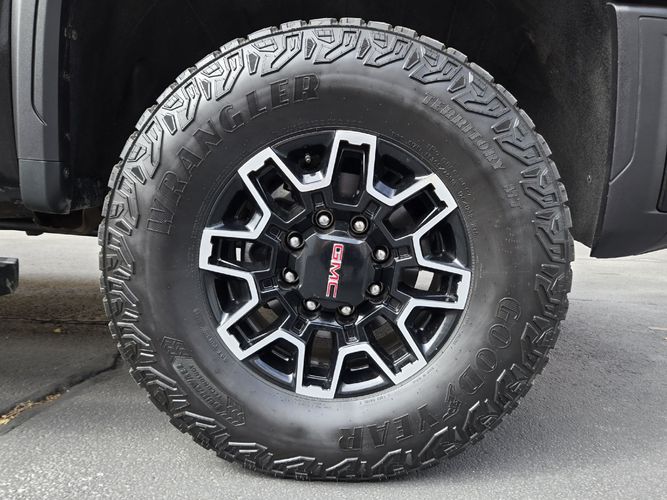 2025 Gmc Sierra HD AT4X photo 19