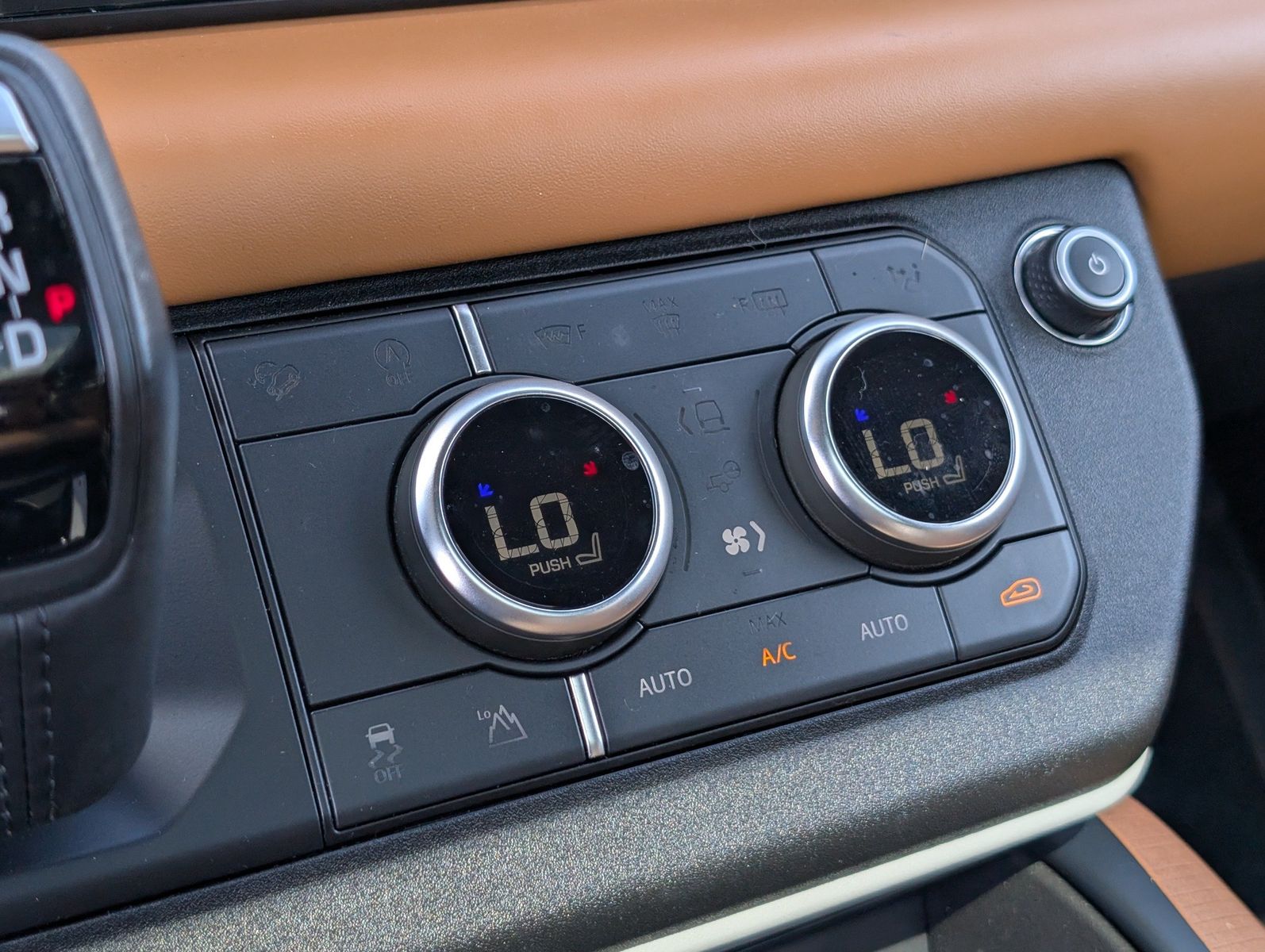 2024 Land Rover Defender 53