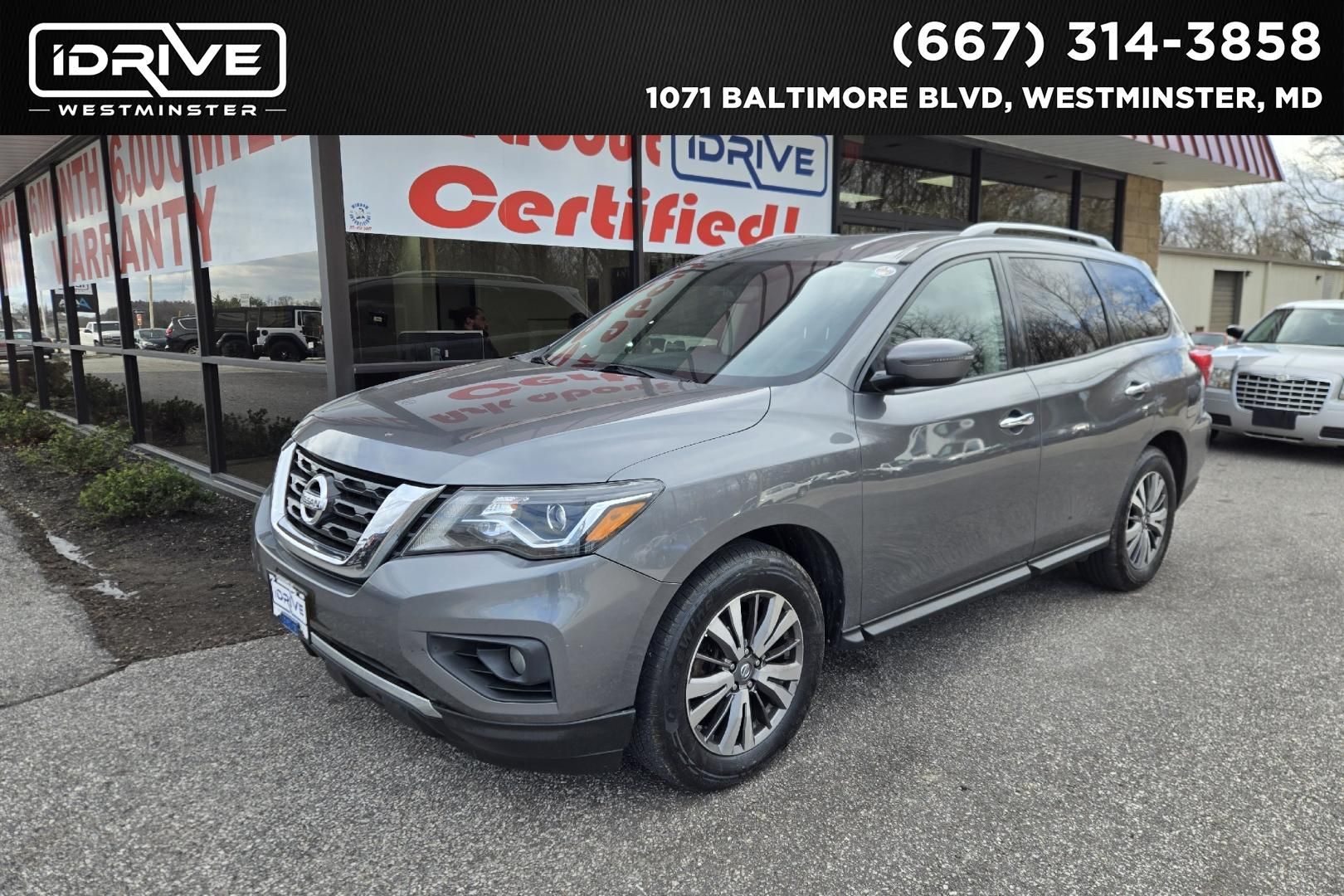 2018 Nissan Pathfinder SV's photo