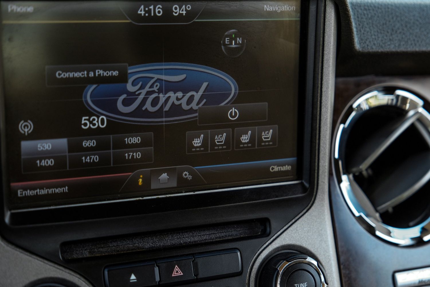 2013 Ford F-250 Platinum photo 23