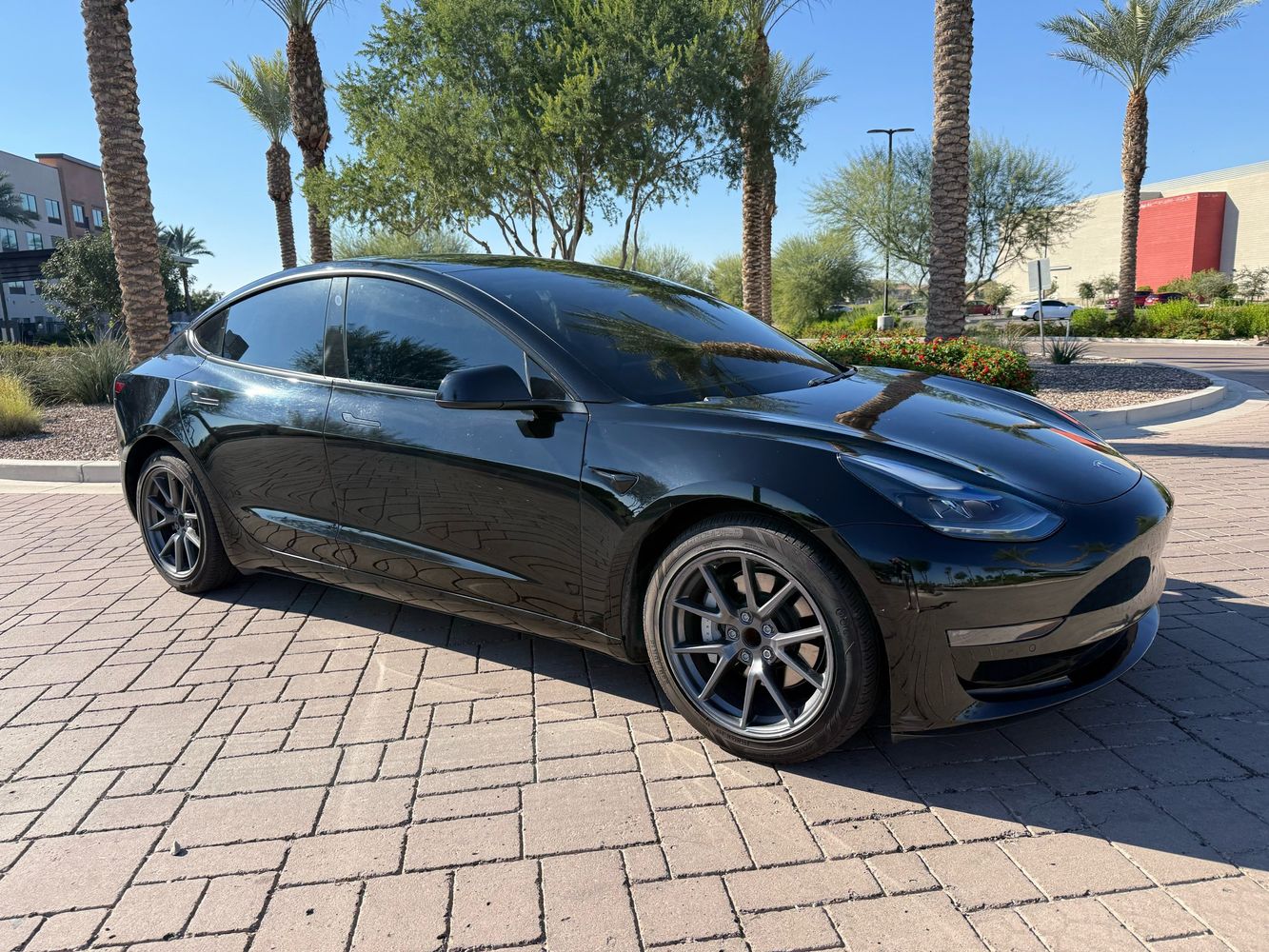 2021 Tesla Model 3 Standard Range Plus photo 2