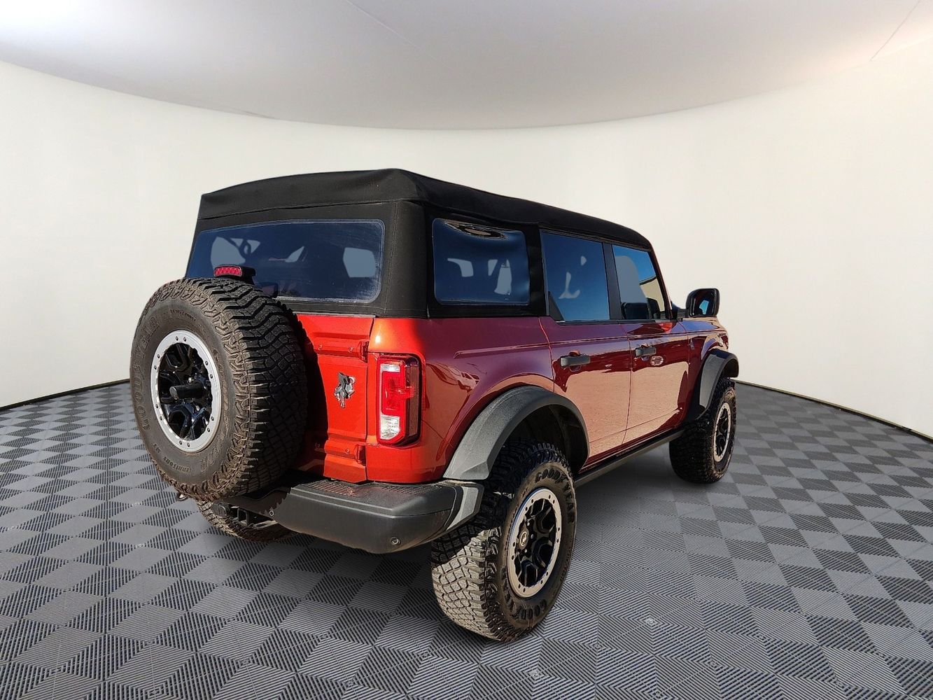 2024 Ford Bronco Black Diamond photo 2