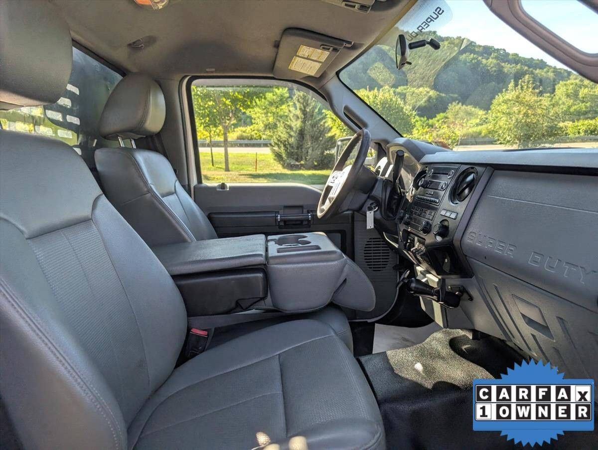 2016 Ford F-550 Super Duty 28