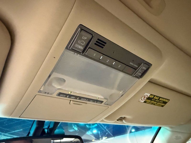 2011 Lexus LX 570 Base, photo 38