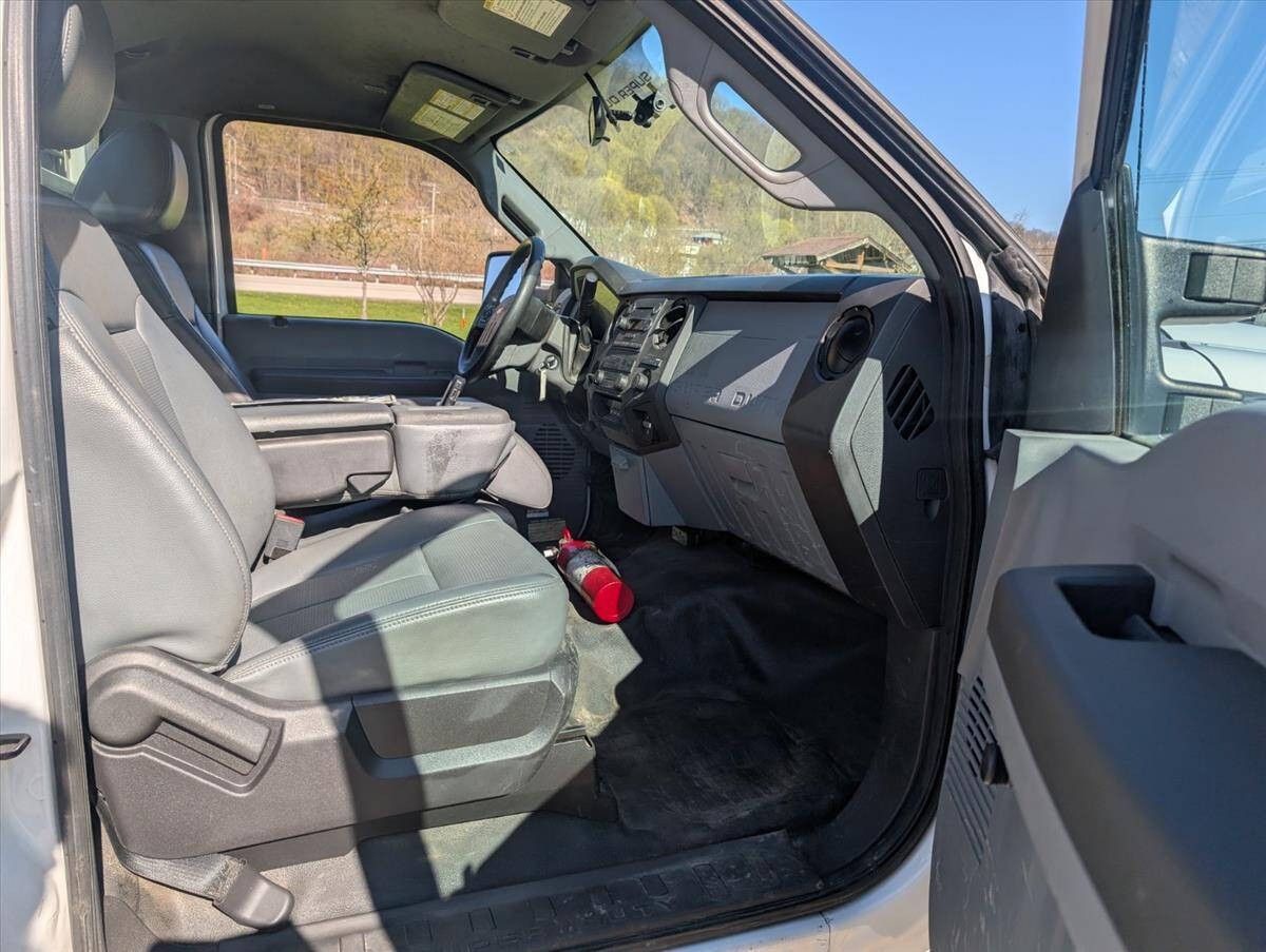 2015 Ford F-450 Super Duty 24