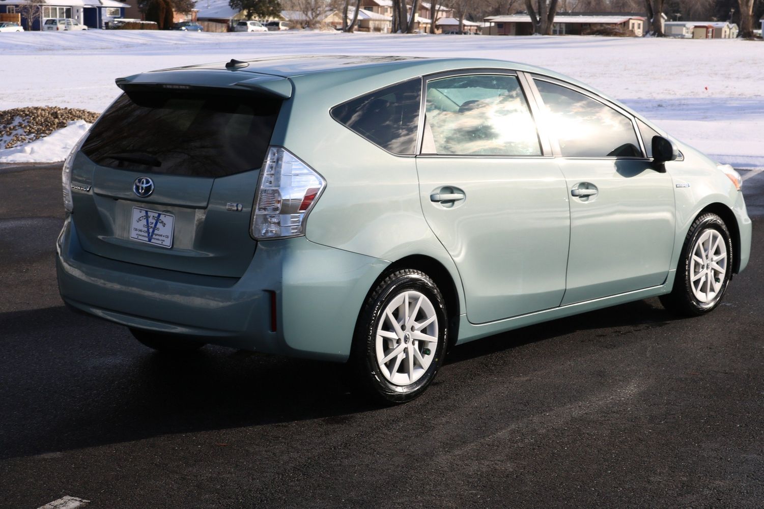 Toyota prius v 2013