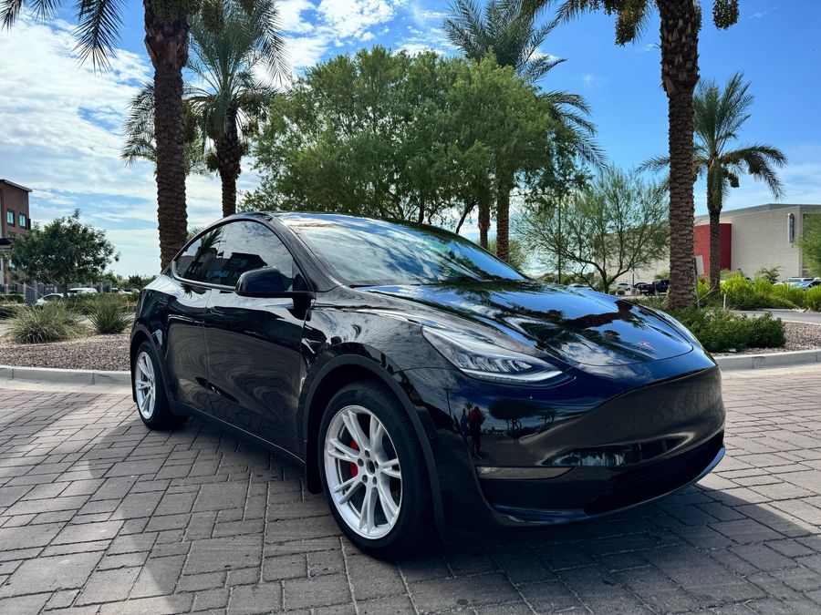 2022 Tesla Model Y Long Range Dual Motor All-Wheel Drive
