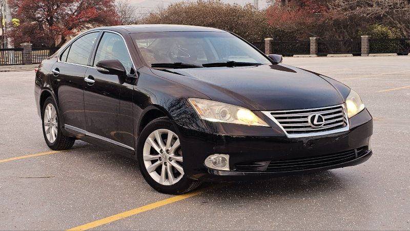 2010 Lexus ES Base's photo