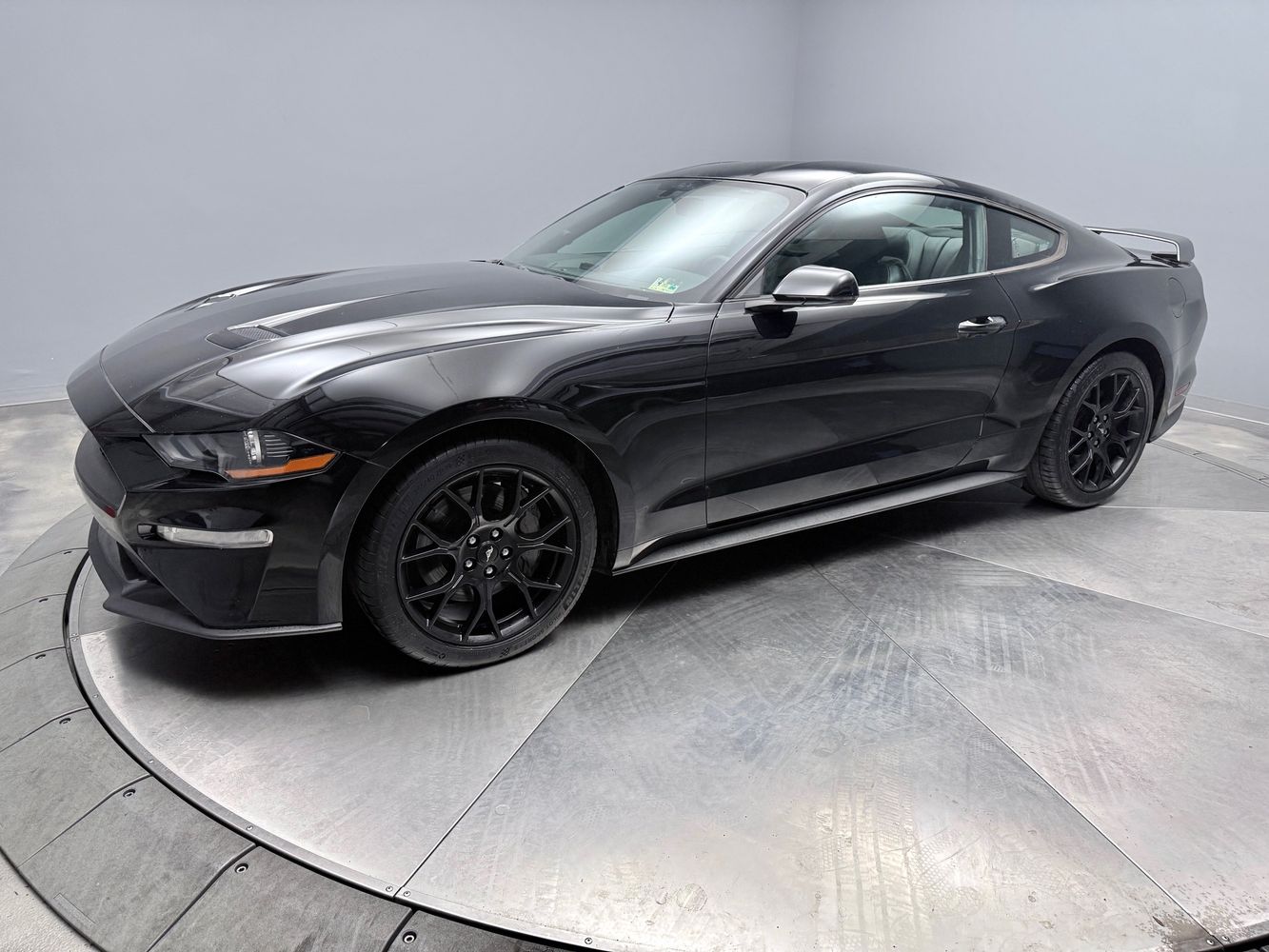 2018 Ford Mustang EcoBoost Coupe Premium's photo