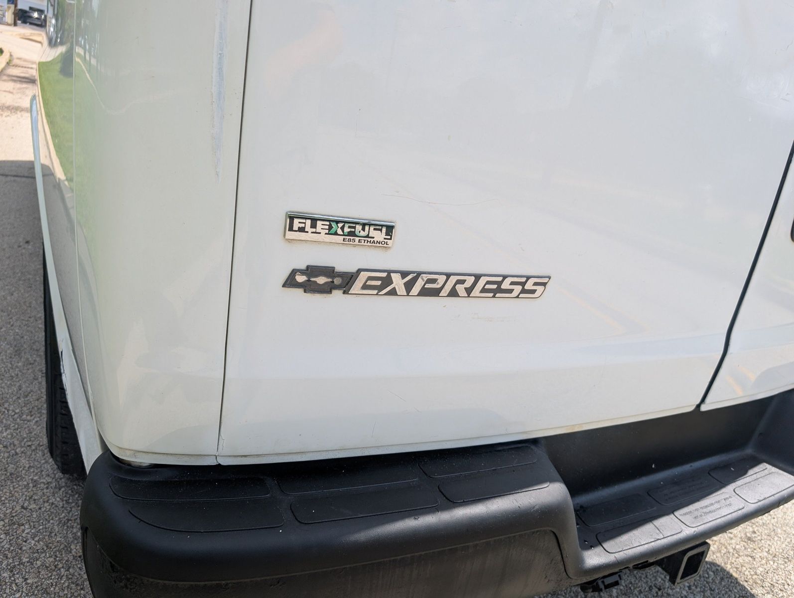 2011 Chevrolet Express 3500 32
