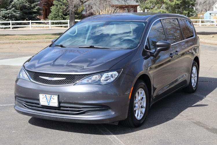 2019 Chrysler Pacifica LX | Victory Motors of Colorado