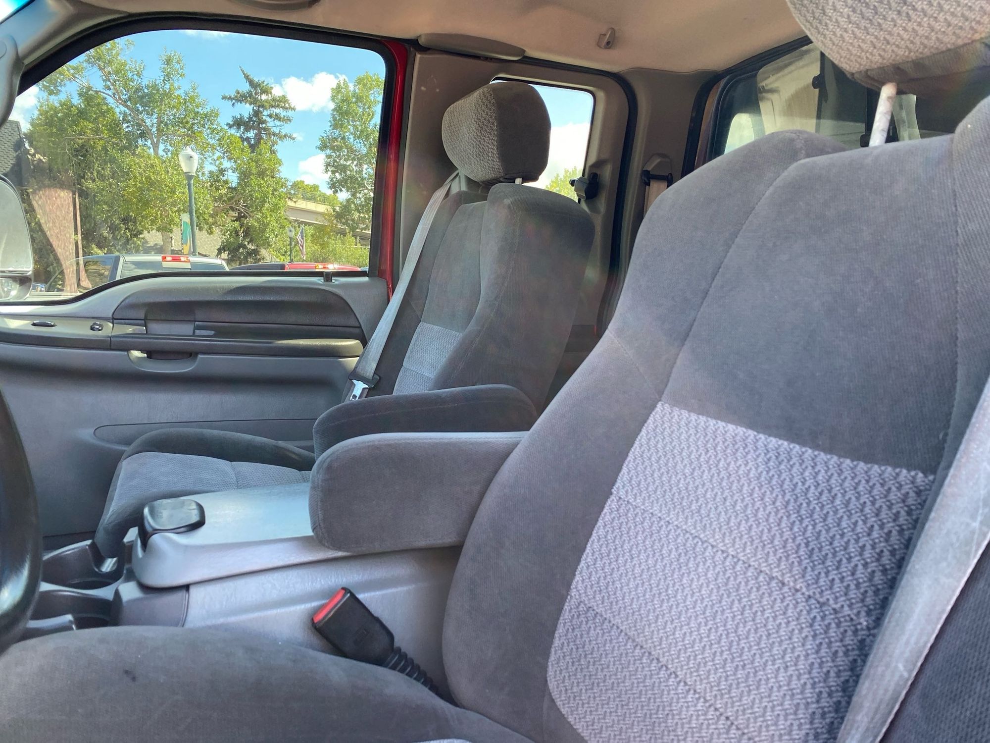 2002 Ford F-250 XLT photo 25