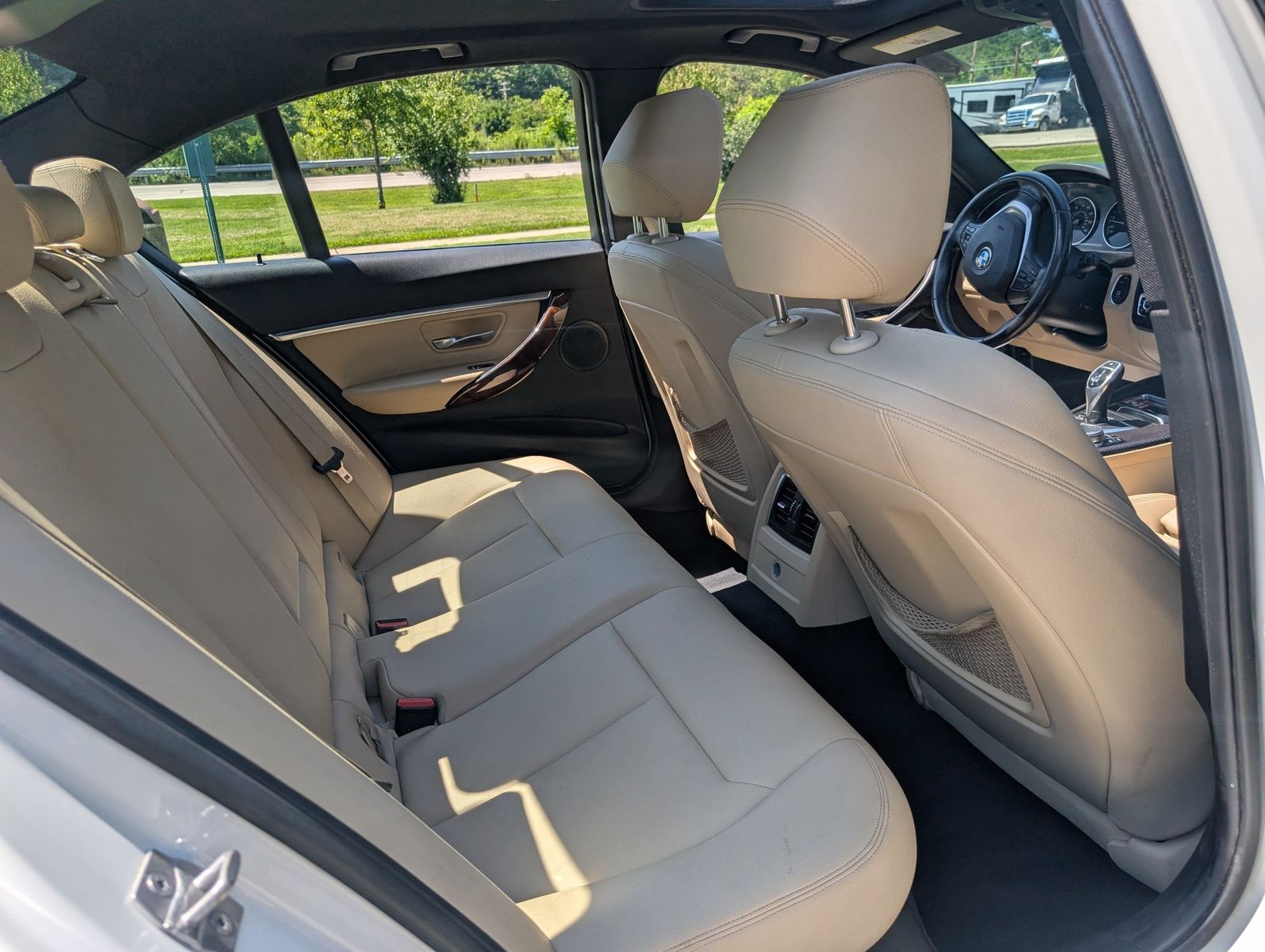 2017 BMW 330i 75