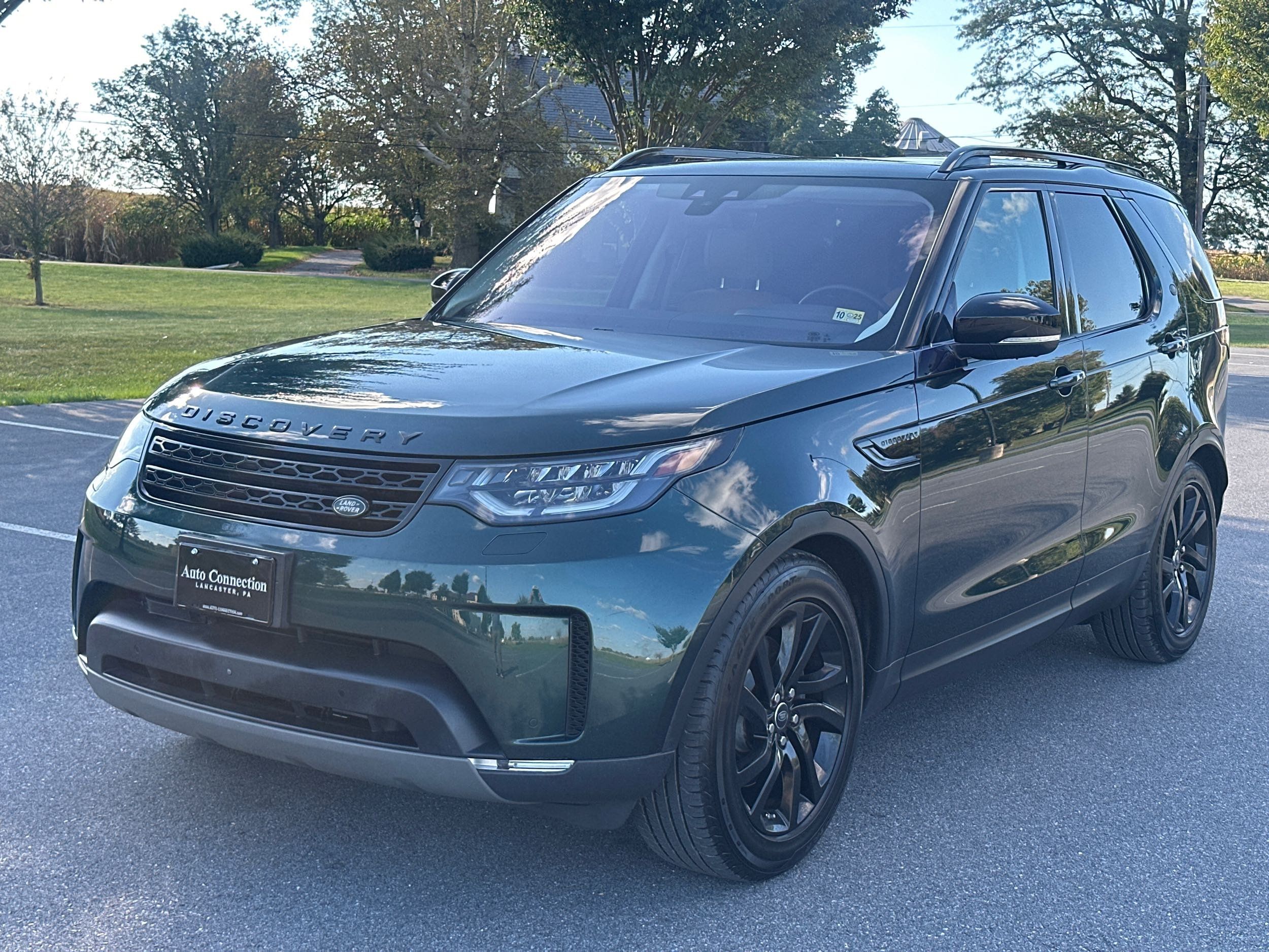 2017 Land Rover Discovery HSE photo 4
