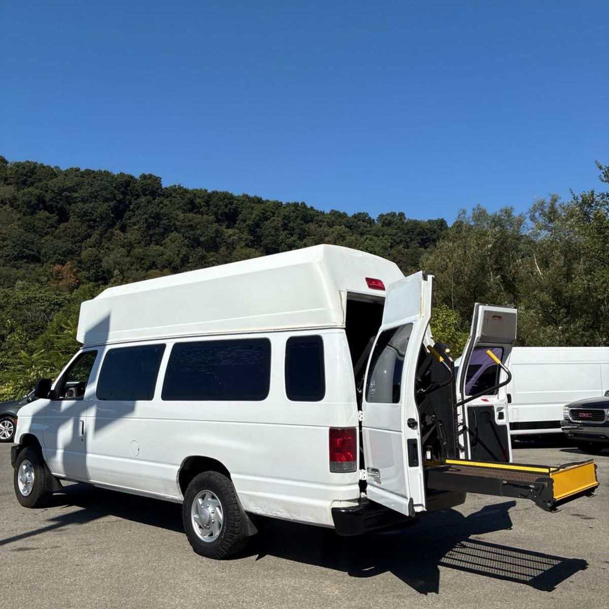 2011 Ford E-Series Cargo 3