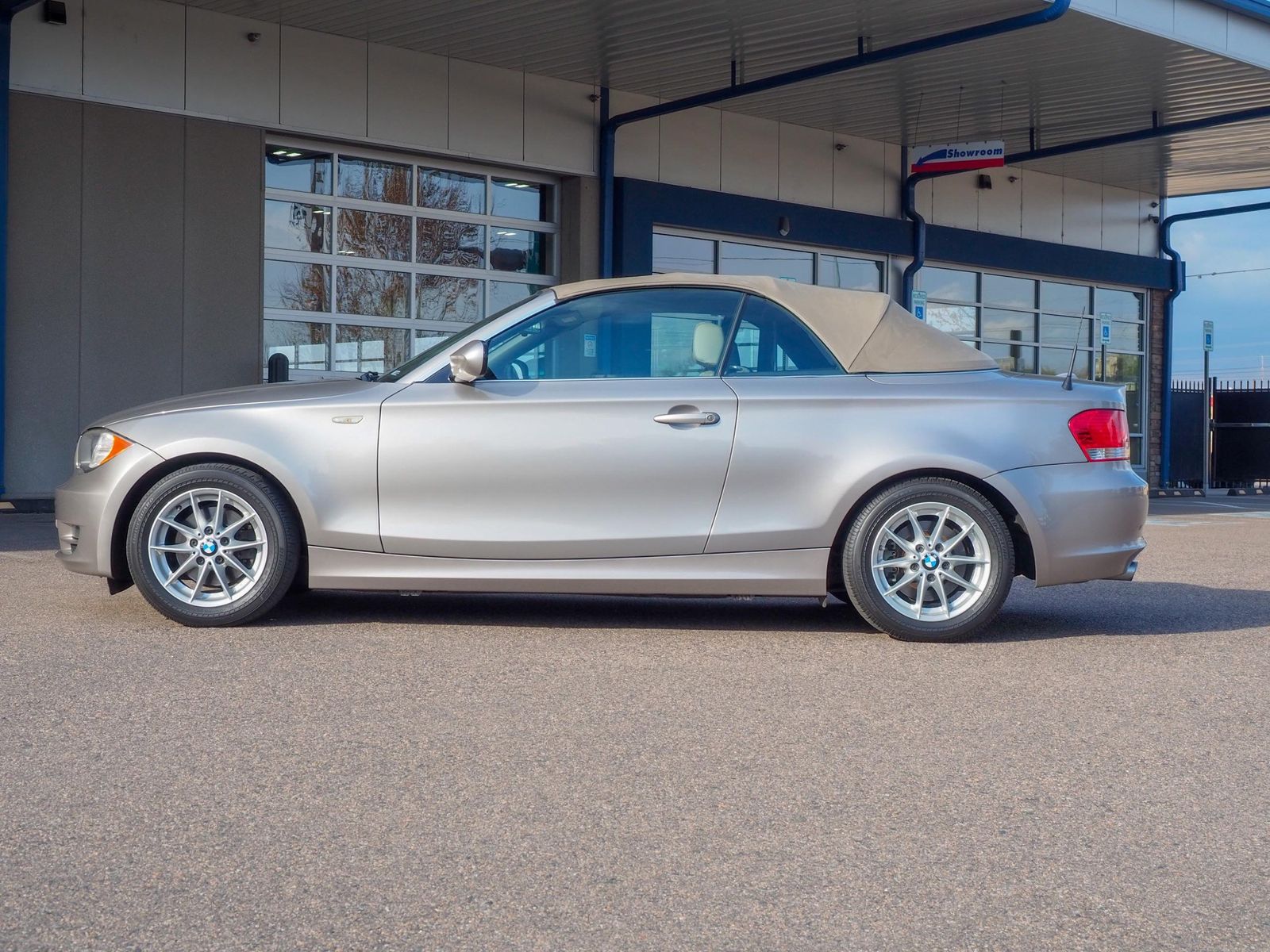 2011 BMW 128I 12