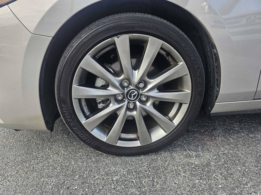 View vehicle photo 6
