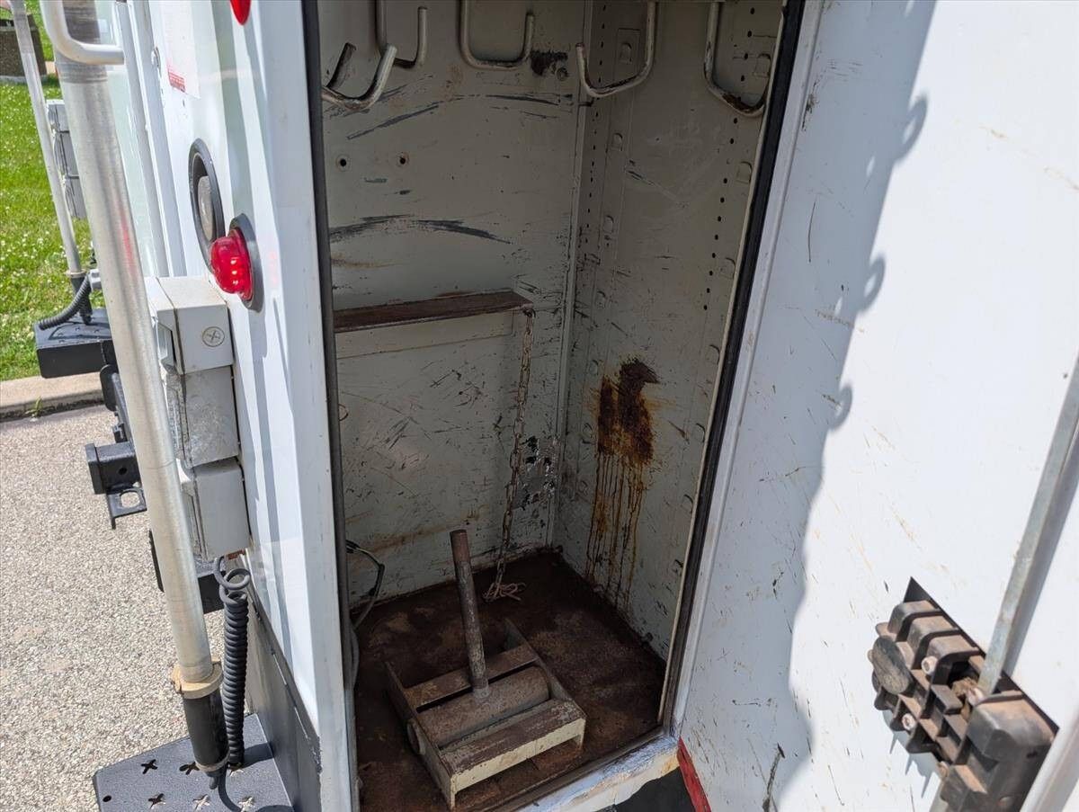 2011 Ford F-550 Super Duty 45