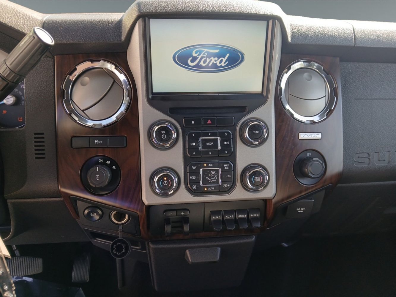 2016 Ford F-350 Lariat photo 10