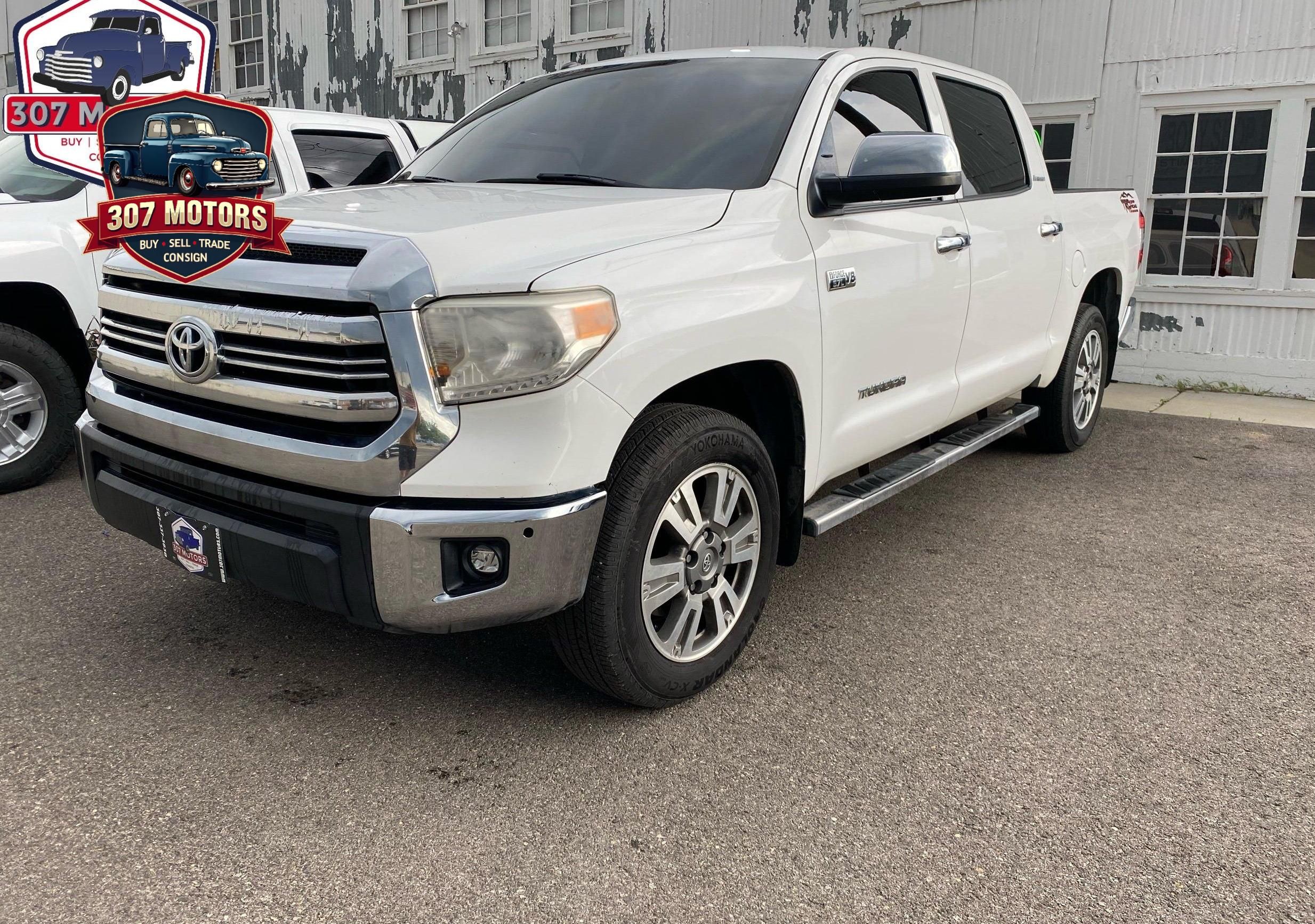 2016 Toyota Tundra SR5's photo