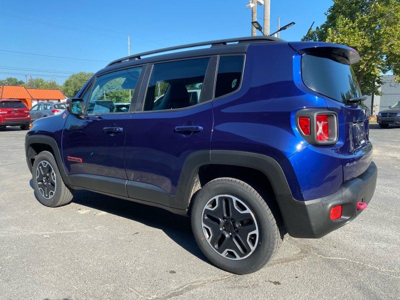 2017 Jeep Renegade Trailhawk photo 3
