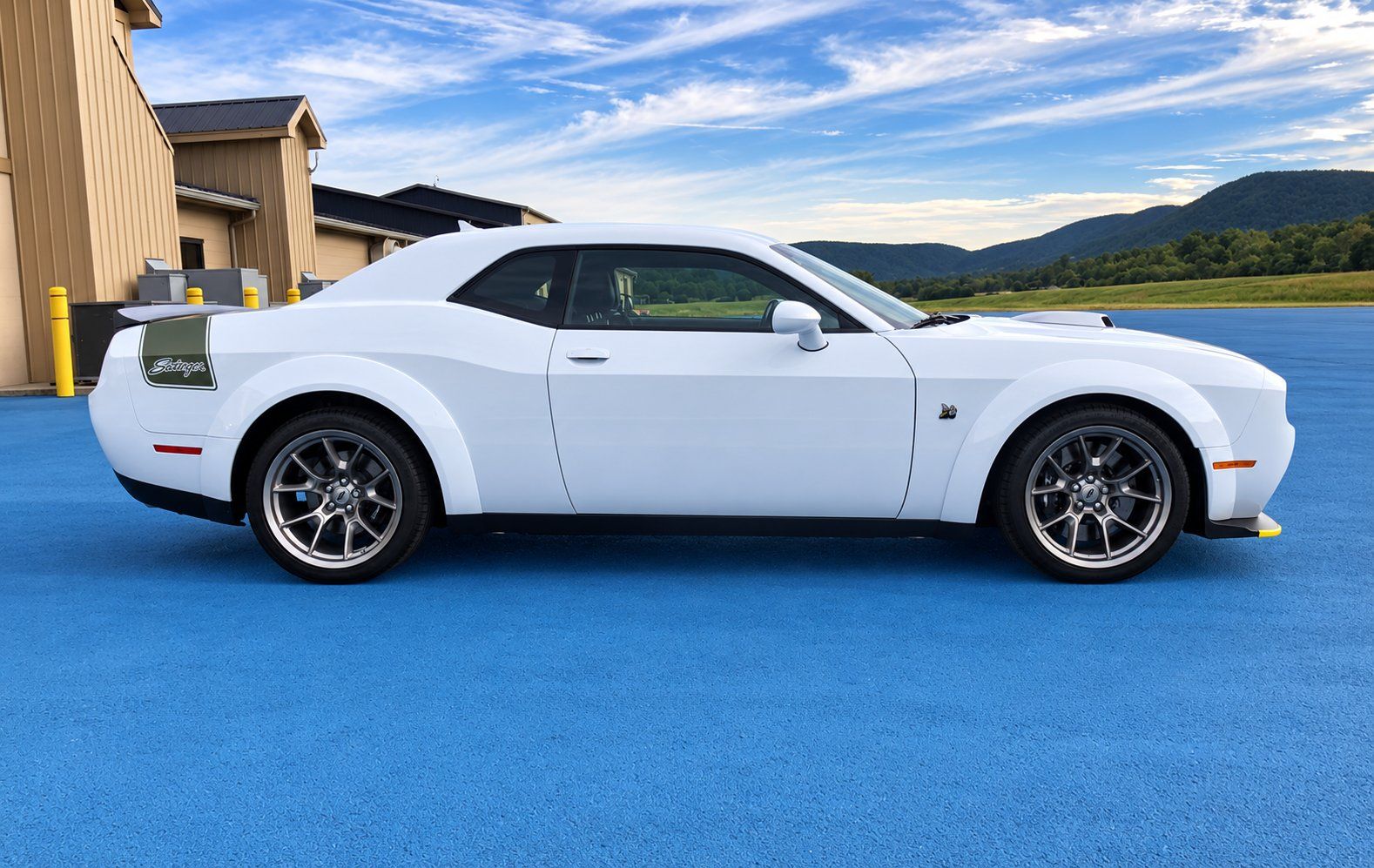 2023 Dodge Challenger 6