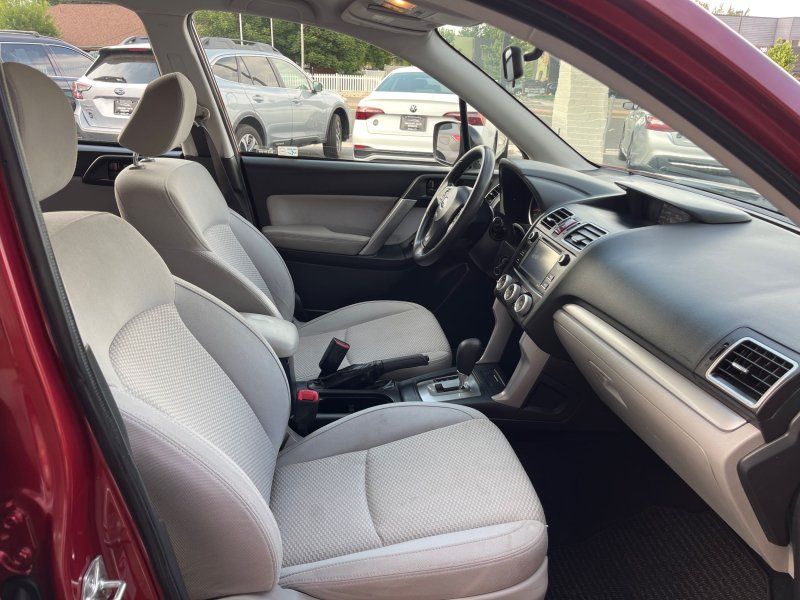 2016 Subaru Forester 2.5i photo 10