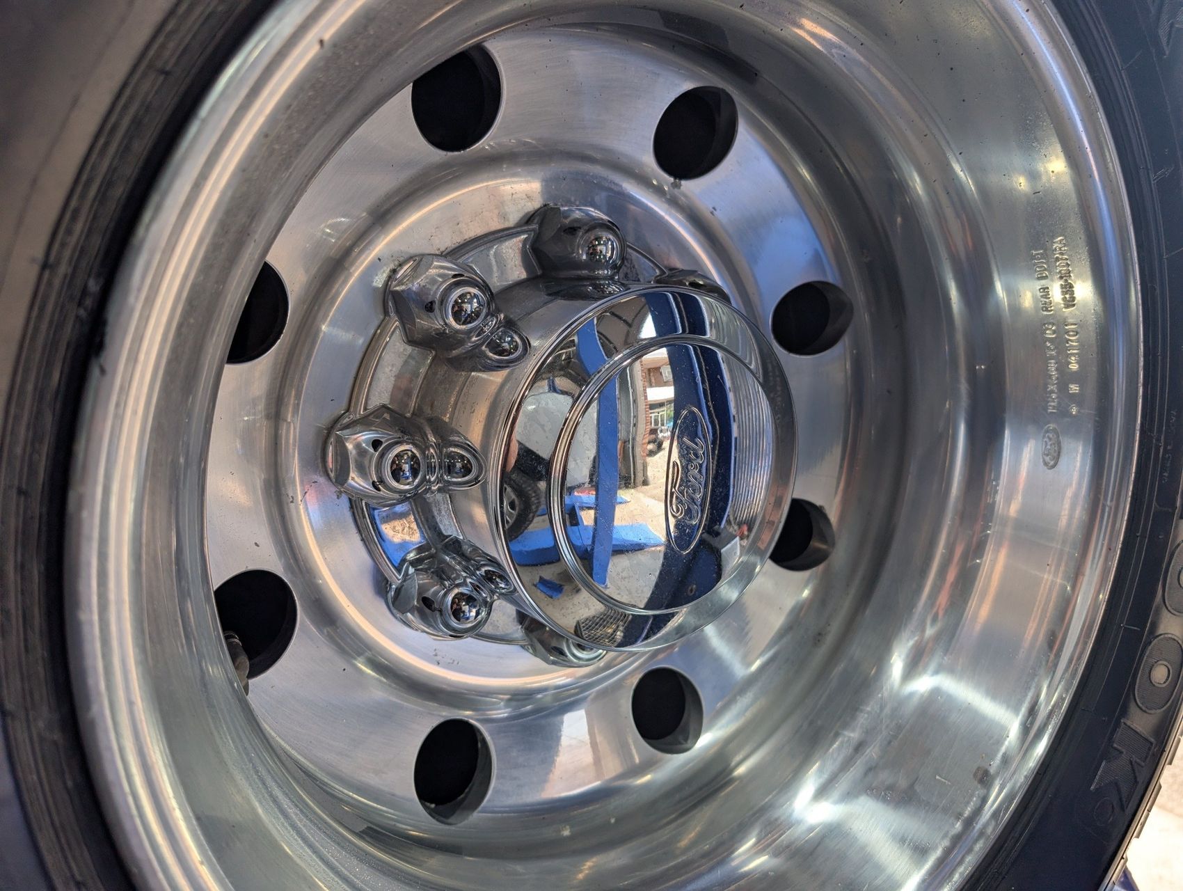 2001 Ford F-550 239