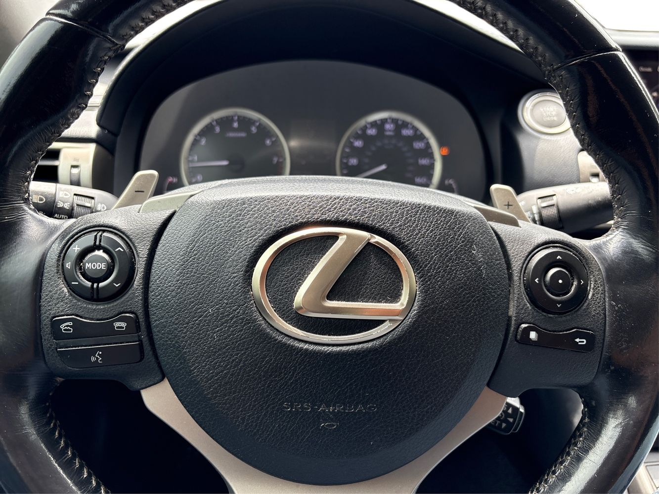 2016 Lexus IS 300 - Photo 23