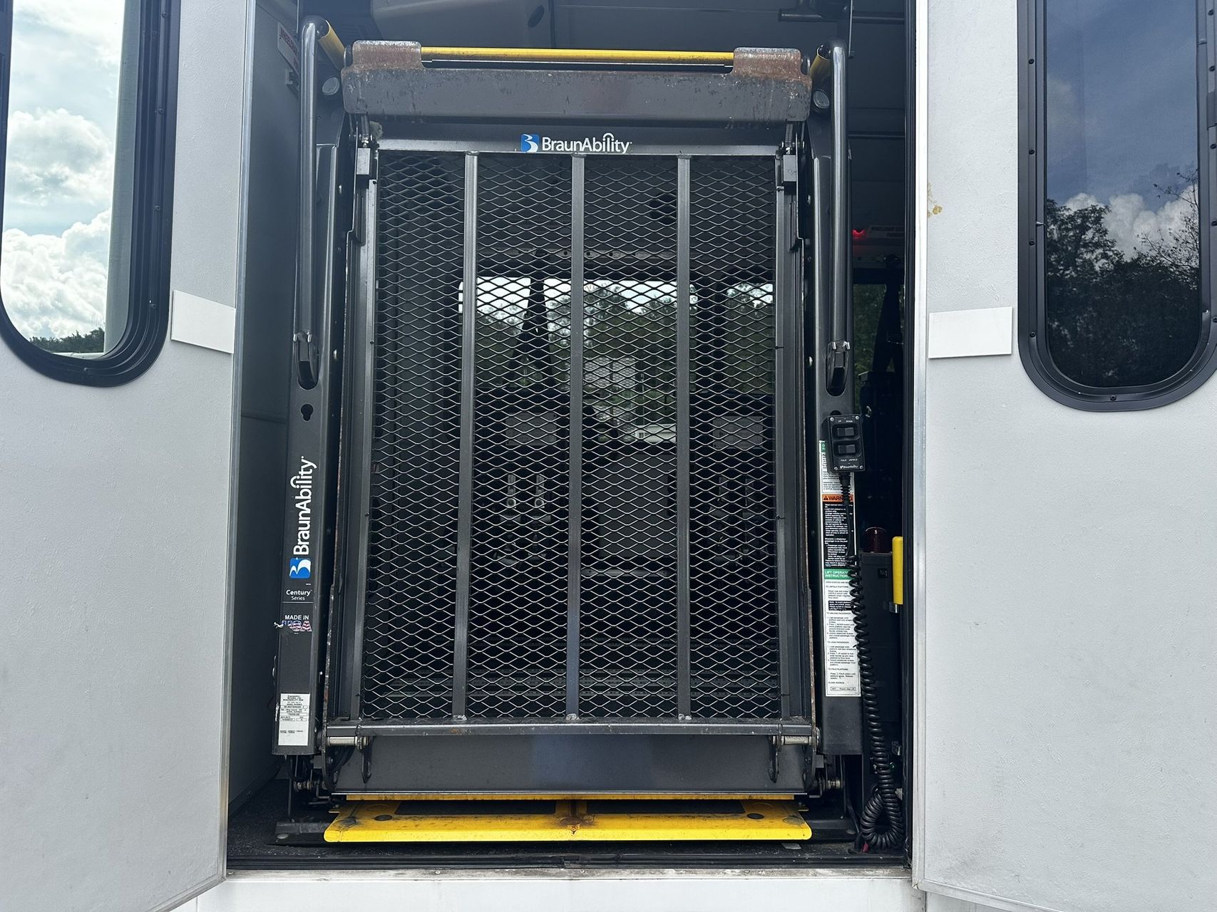 2018 Freightliner Glaval Legacy FA1034 13