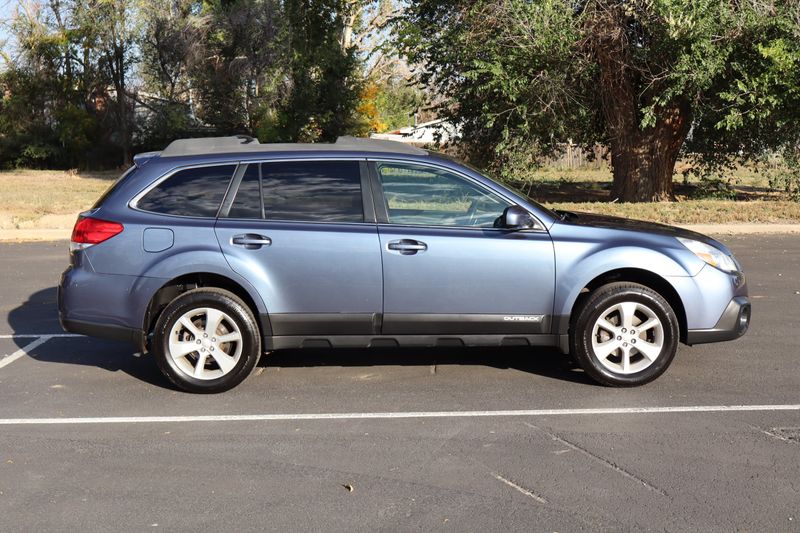 2013 Subaru Outback 2.5i Premium | Victory Motors of Colorado