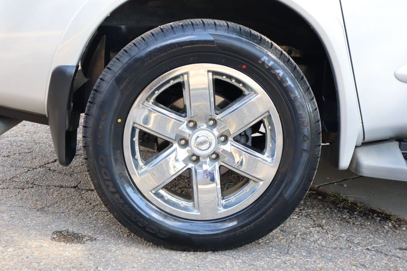 2009 Nissan Armada Photos