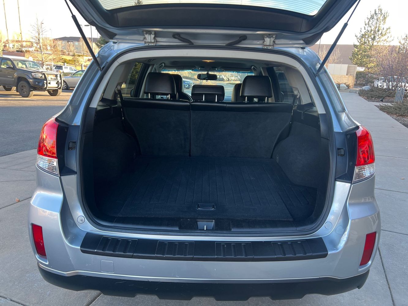 2013 Subaru Outback Limited photo 15