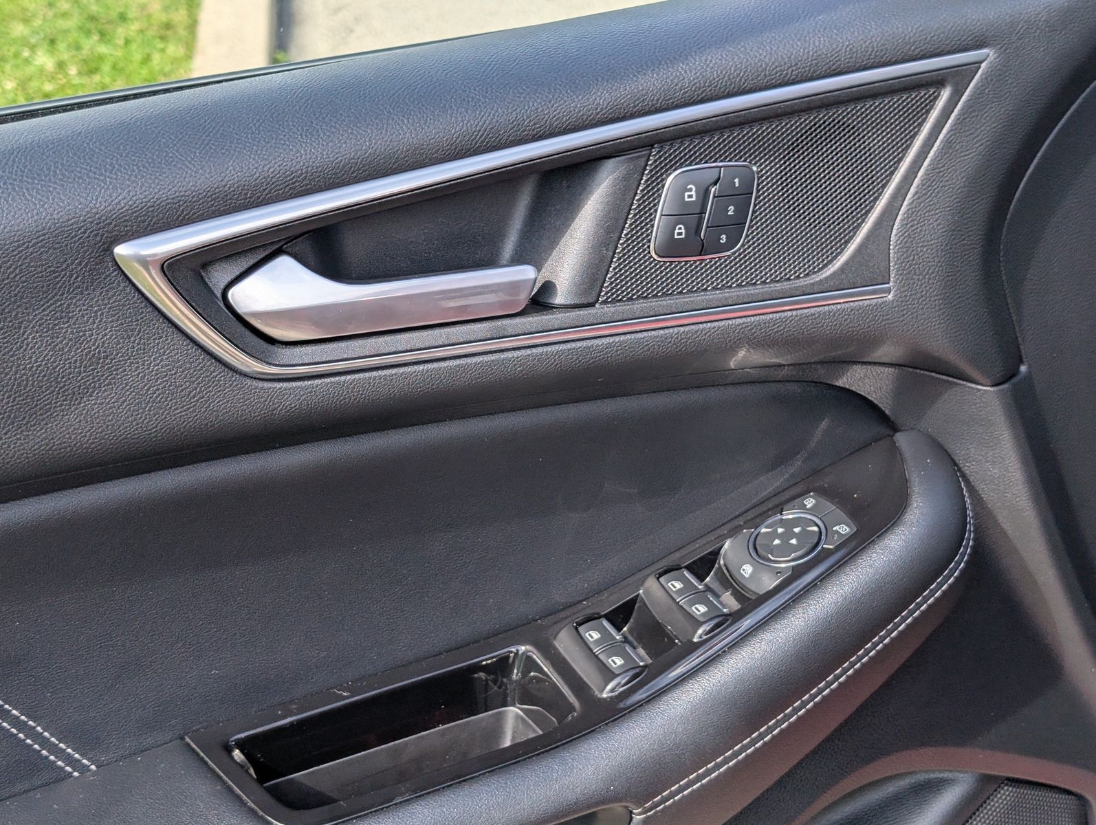 2016 Ford Edge 26