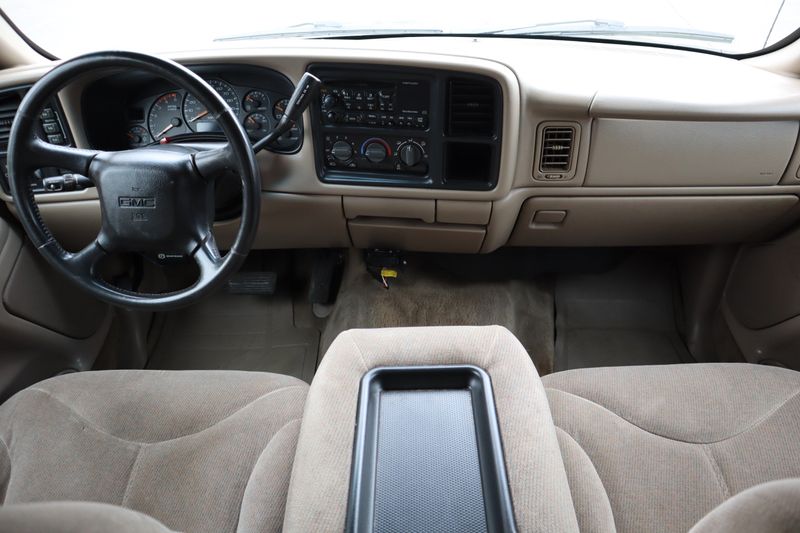 2002 GMC Sierra 2500HD Photos