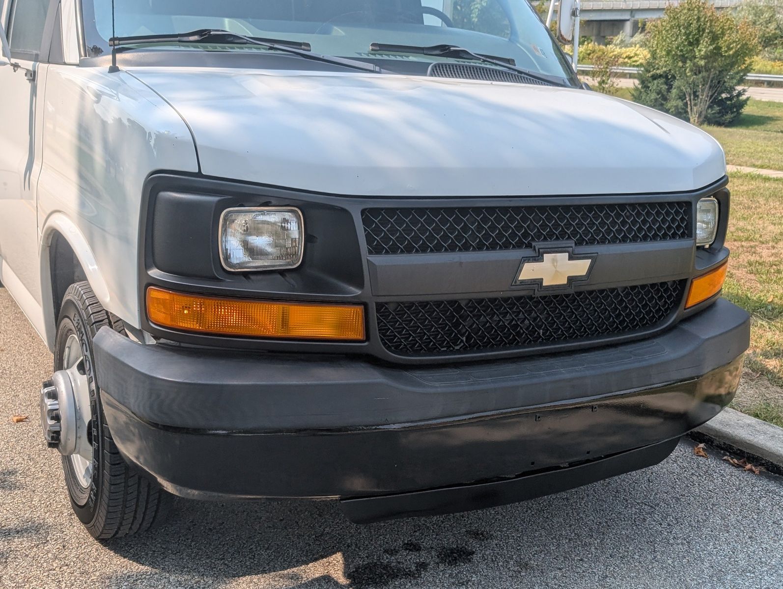 2004 Chevrolet Express Cutaway 13