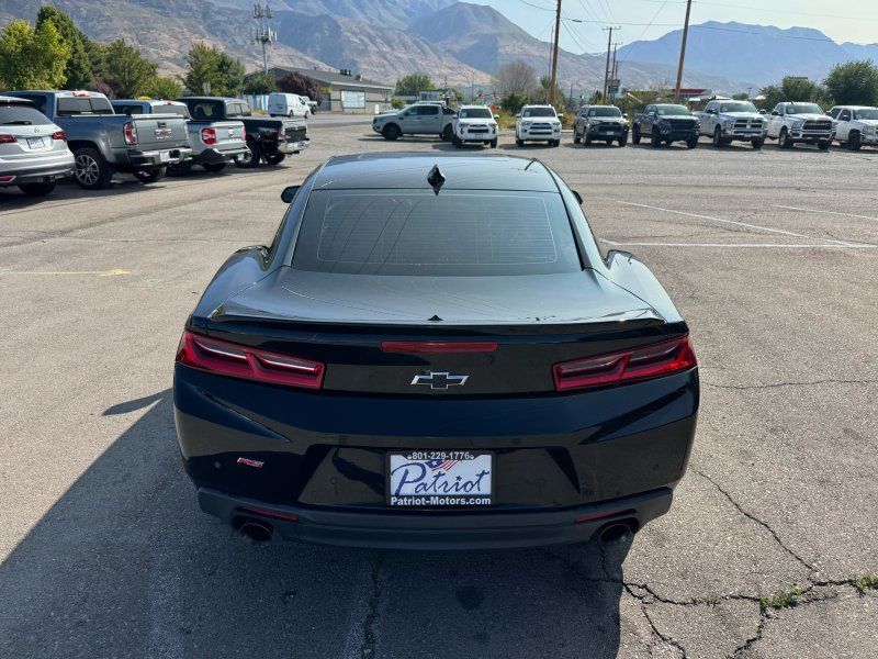 2017 Chevrolet Camaro 2LT RS photo 4