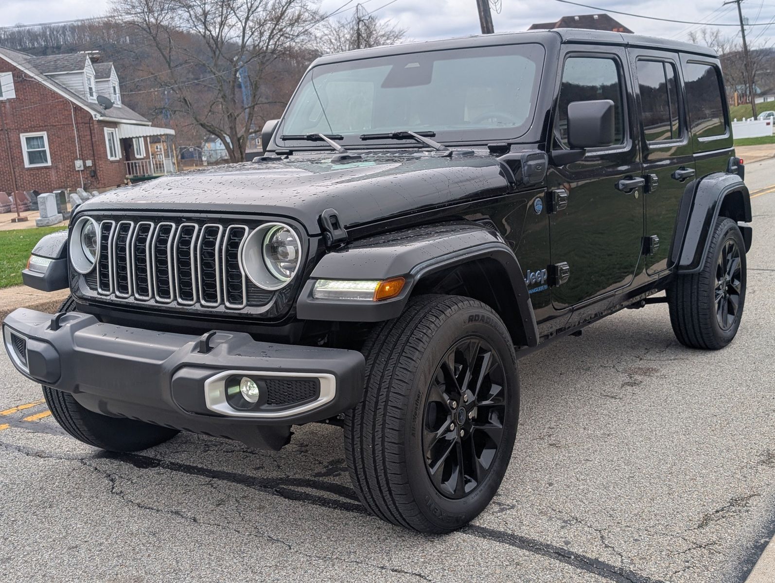 2025 Jeep Wrangler 4xe 9