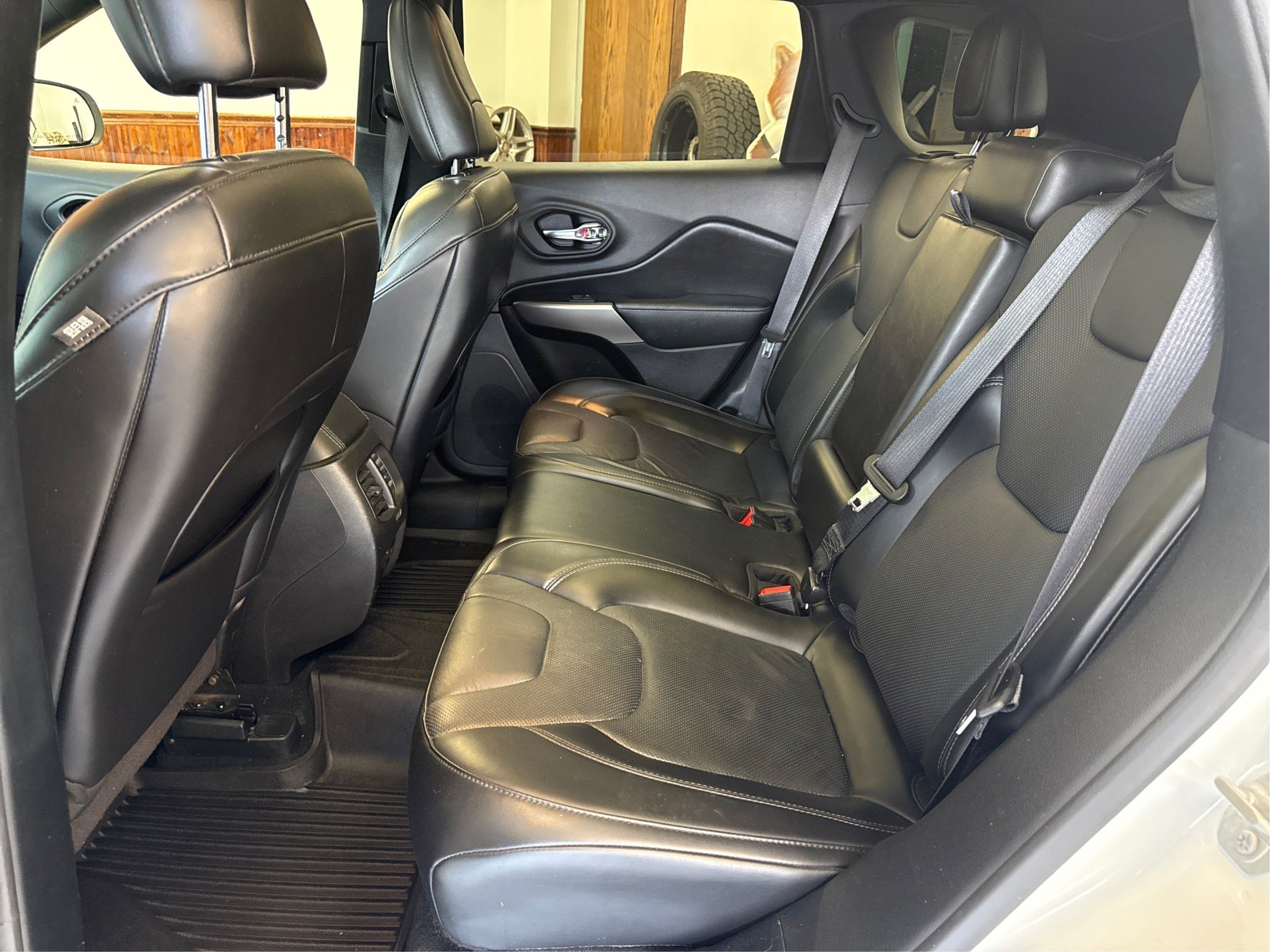 2020 Jeep Cherokee High Altitude - Photo 10
