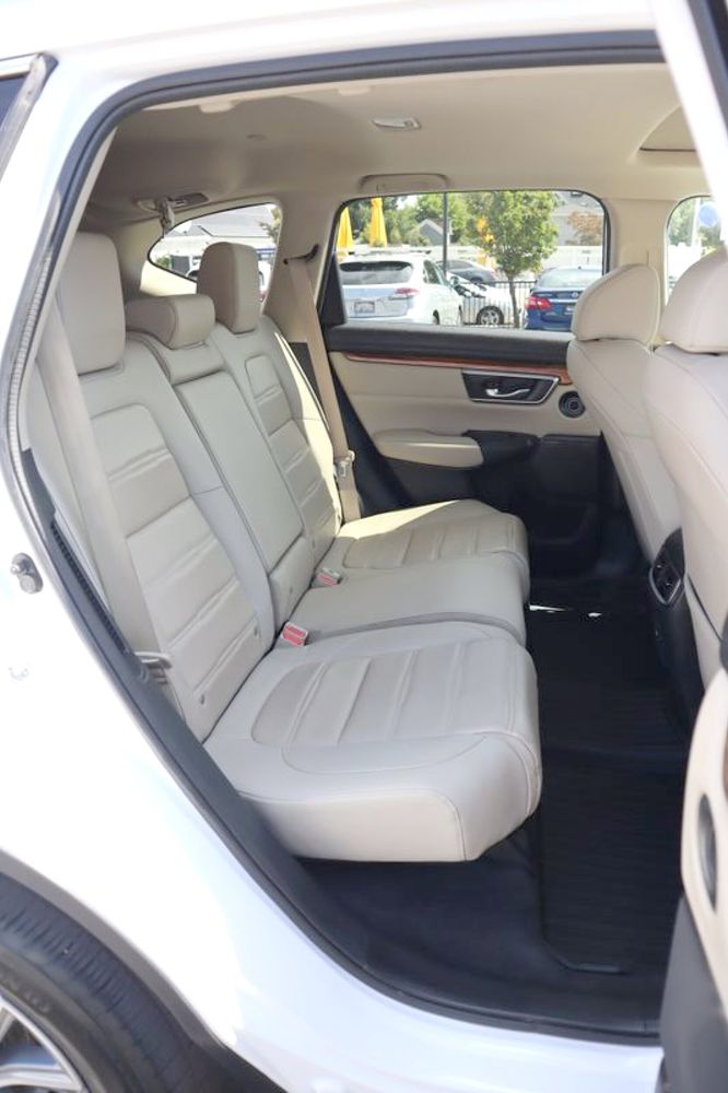 2022 Honda CR-V Hybrid Touring photo 22