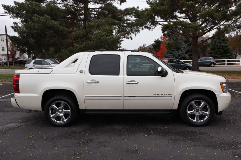 AvalancheFormulaE1:43André Lotterer2023 2013 Chevrolet Avalanche LTZ Black Diamond | Victory Motors of